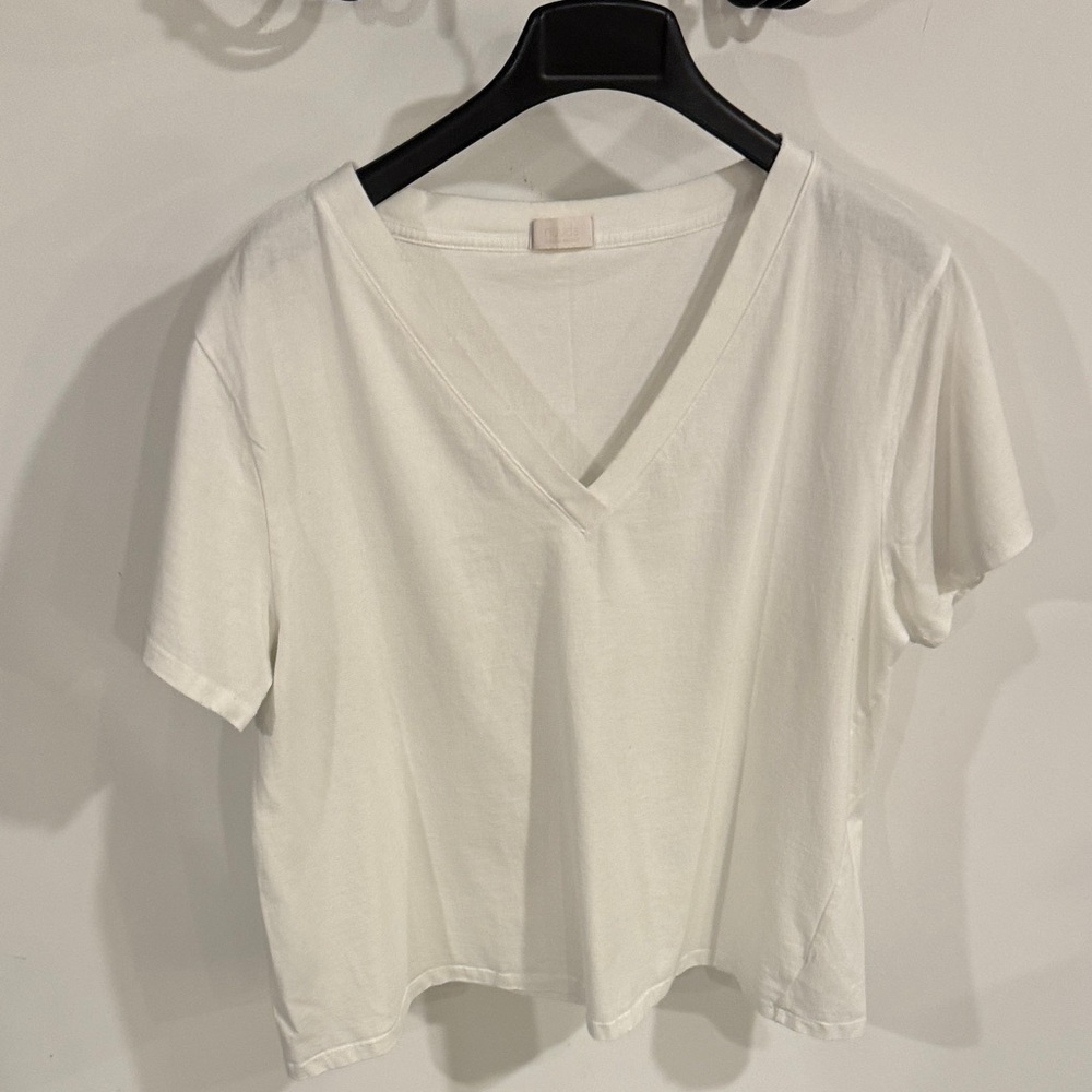 nuuds Women's V-Neck Short Sleeve Tee in White